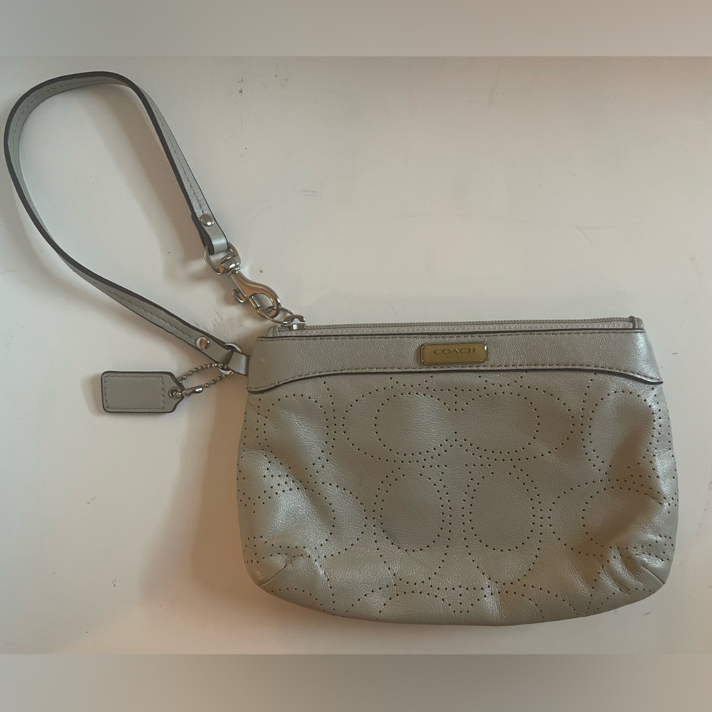 COACH Grey Leather Logo Wristlet (Great Condition)